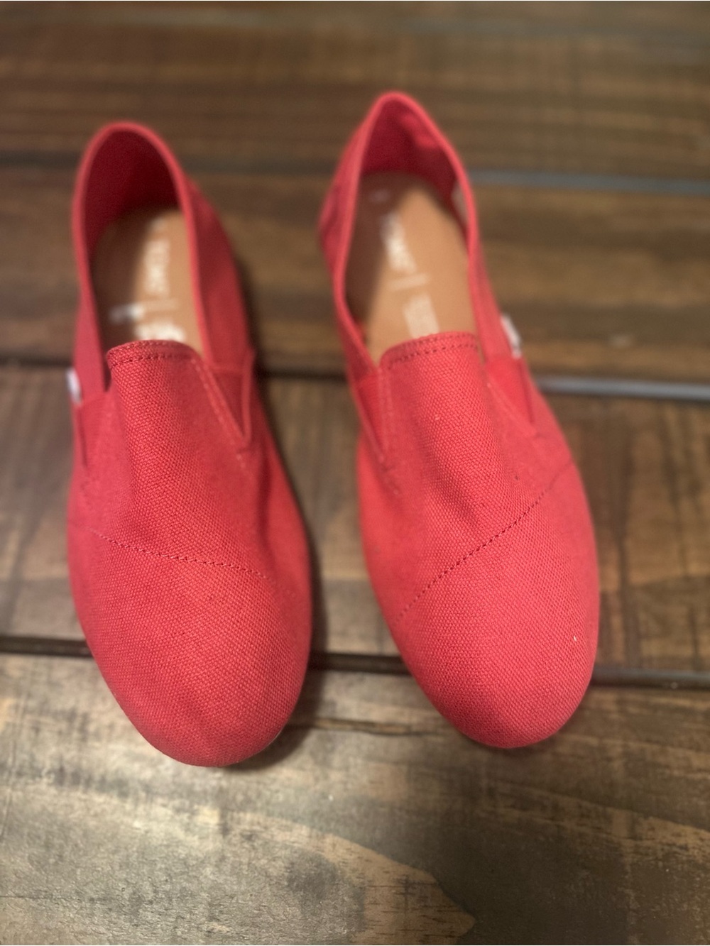 Toms Classic Slip-On Moccasins in Red Canvas - Picture 3 of 8
